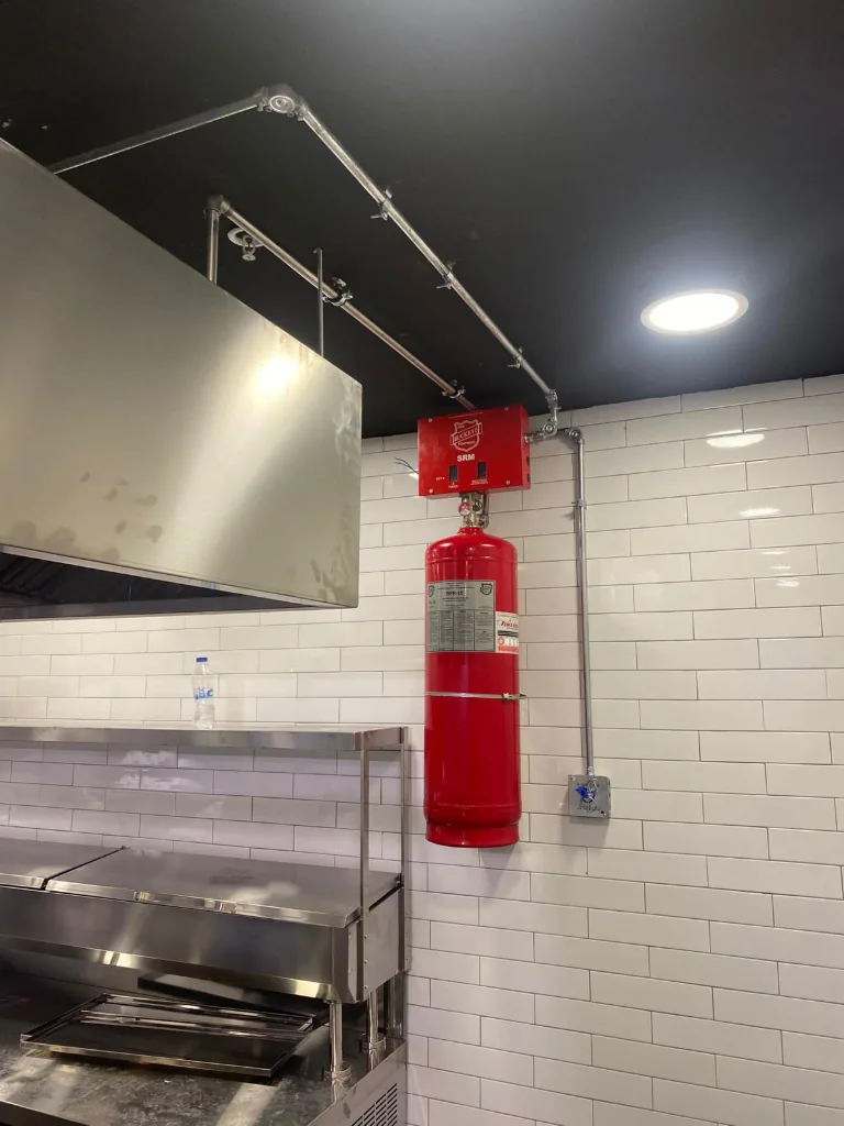 KFC restoran şubeleri uluslararası UL 300 standartlarında otomatik davlumbaz yangın söndürme sistemi tasarım ve kurulumu